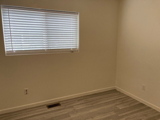 Building Photo - 406 Yund St