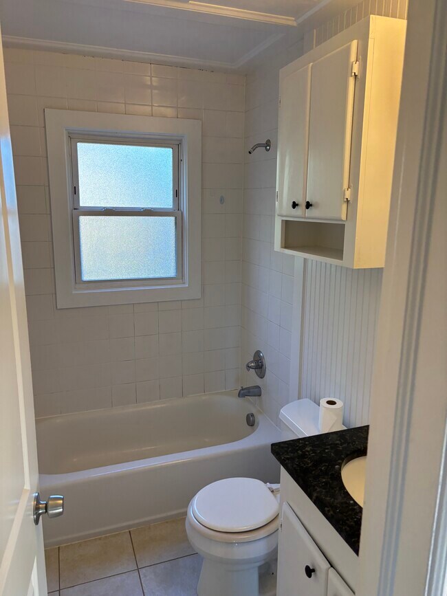 Building Photo - 717 Brighton Rd