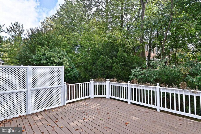 Building Photo - 12035 Treeline Way