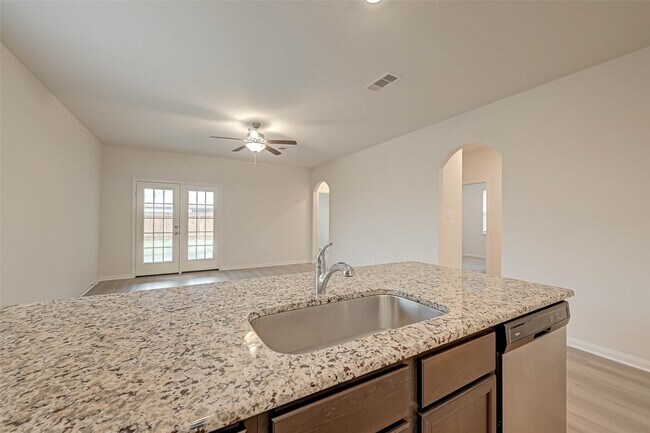 Building Photo - 305 Wayne County Dr