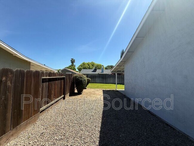 Building Photo - 1462 Snyder St