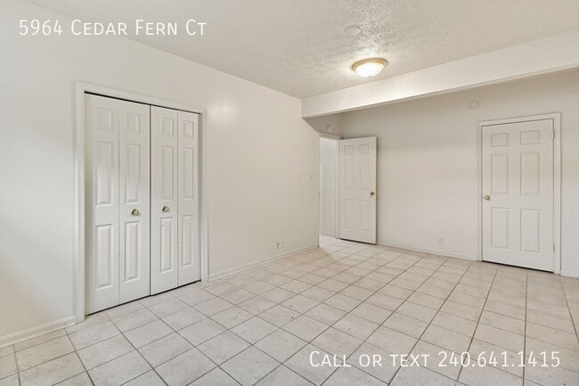 Building Photo - 5964 Cedar Fern Ct