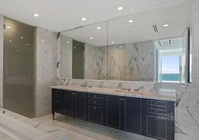 Building Photo - 9349 Collins Ave