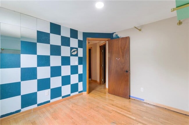 Building Photo - 32 Lawnacre Dr