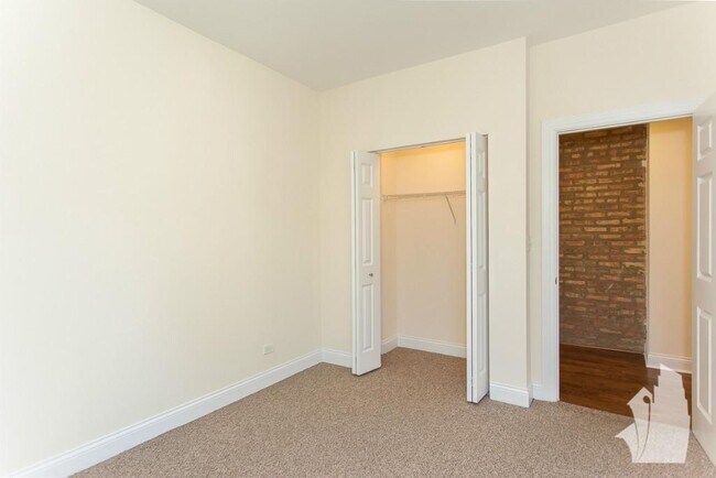 Building Photo - 2831 N Albany Ave