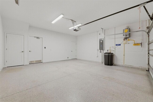 Building Photo - 946 Highland Ave