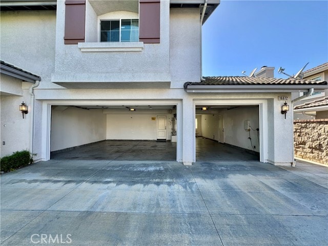 Building Photo - 16612 China Berry Ct