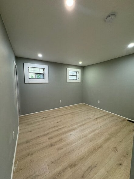 Building Photo - 7584 Hudson Ave