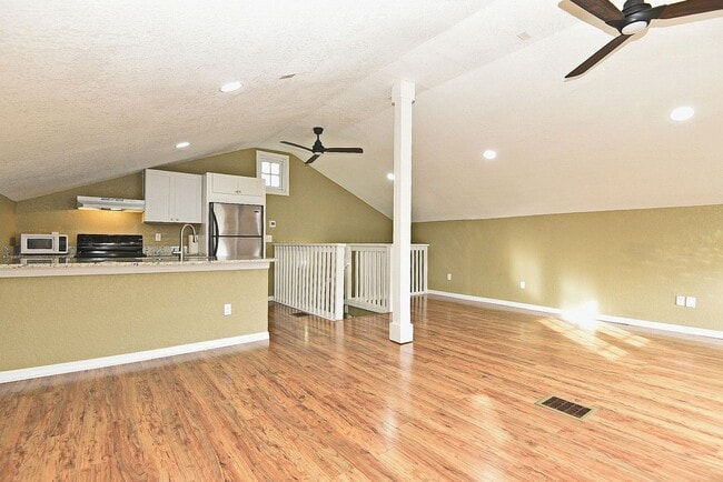 Building Photo - 1023 E Amelia St