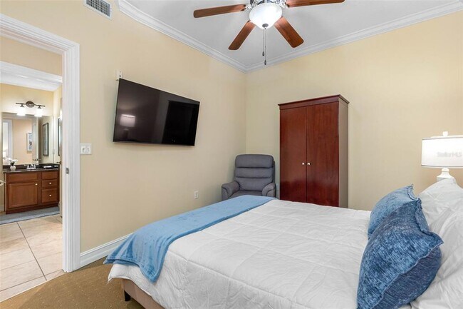 Building Photo - 13941 Clubhouse Dr