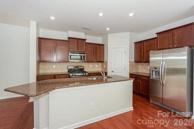 Building Photo - 8273 Viewpoint Lane