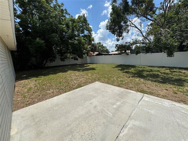 Building Photo - 1607 Stafford Rd