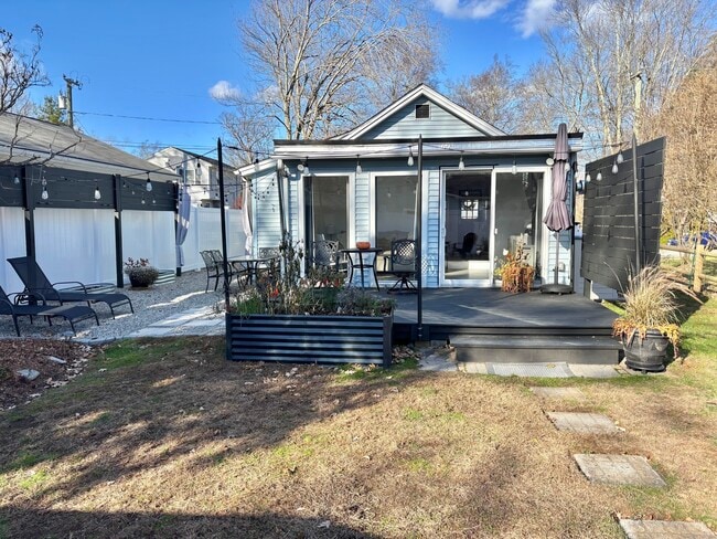 Building Photo - 11 Mohawk Trail