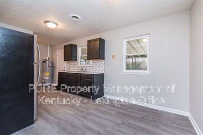 Building Photo - 1512 Shelburn Ct