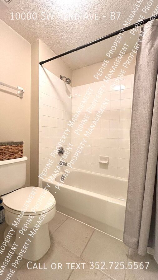 Building Photo - 10000 SW 52nd Ave