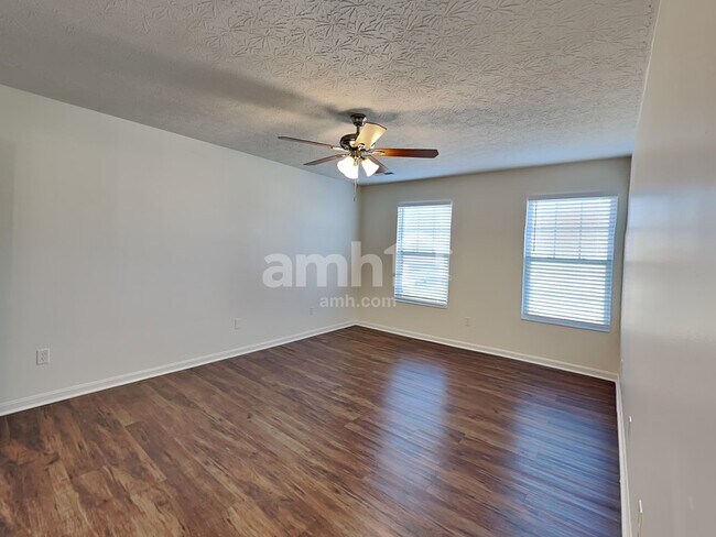 Building Photo - 2238 Antoinette Way