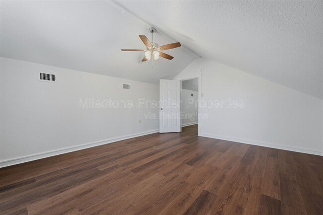 Building Photo - 3118 Normandy Dr