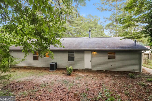 Building Photo - 5850 Bearing Way