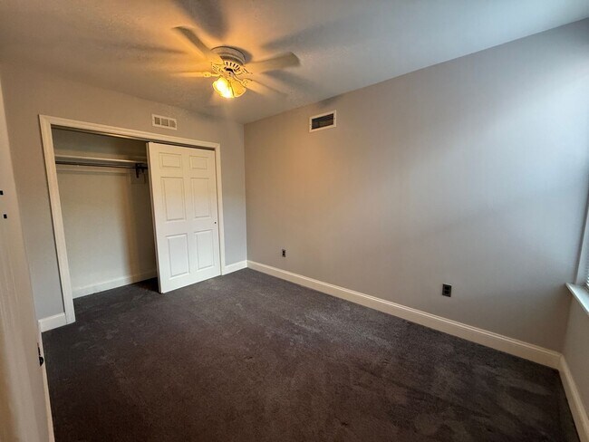 Building Photo - Charming South Philadelphia Rowhome