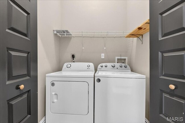 Building Photo - Benton Park home.