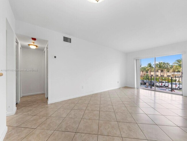 Building Photo - 14034 SW 90th Ave