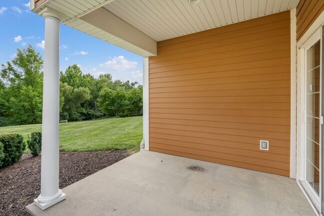 Building Photo - 2420 Boulder Springs Dr