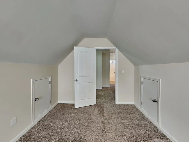 Building Photo - 425 McCarthy Dr