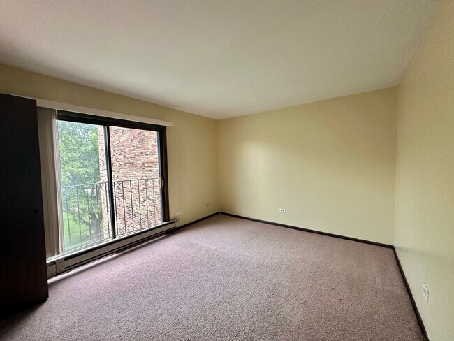 Building Photo - 160 S Waters Edge Dr
