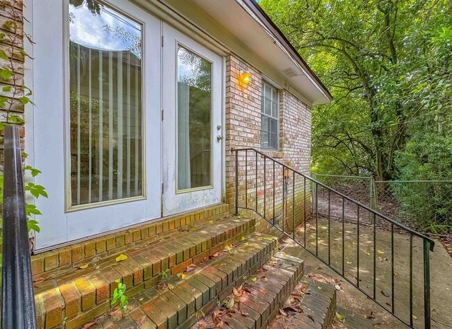 Building Photo - 1726 Hartsfield Rd