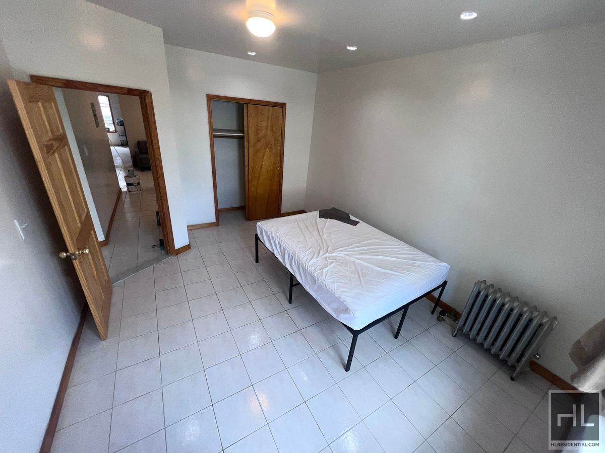 Building Photo - Spacious, Bright, 3 Bedroom Apt in Prospect Lefferts Gardens **Near Prospect Park