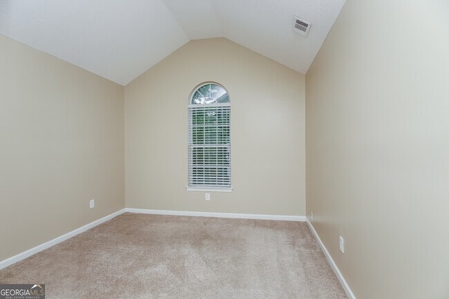 Building Photo - 6144 Idlewood Manor