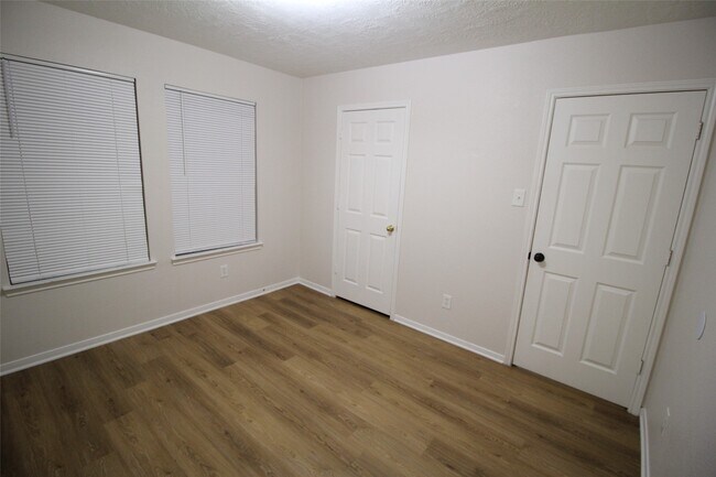 Building Photo - 21123 Sprouse Cir