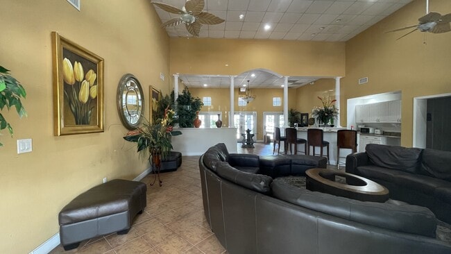 Building Photo - 2860 Somerset Park Dr