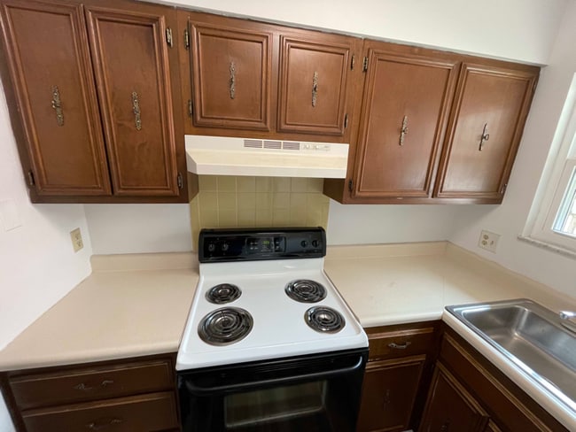 Building Photo - 5 Hapgood Hill