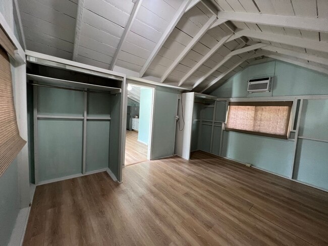 Building Photo - Beach Cottage Close to the Ocean