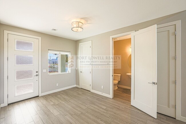 Building Photo - Amazing Rental in Lower Arcadia available ...