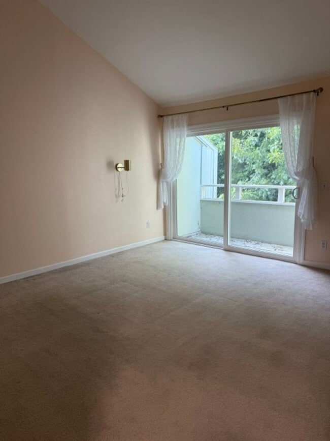Building Photo - Sonoma Racquet Club Circle ~ Gorgeous 2 Bedroom 1.5 Bath in Rohnert Park
