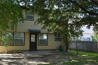 Building Photo - 13703 Cambourne Dr