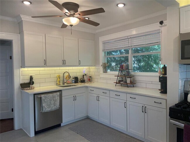 Building Photo - 2624 12th St N