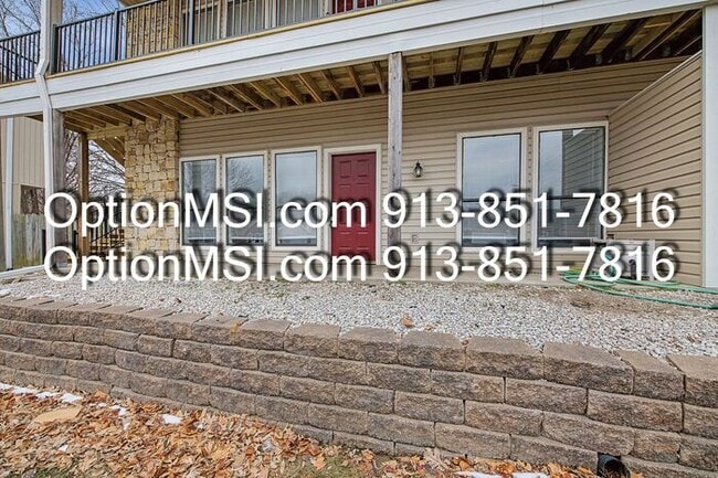 Building Photo - Charming & Spacious 2-Bed / 2-Bath Apartment in Gladstone