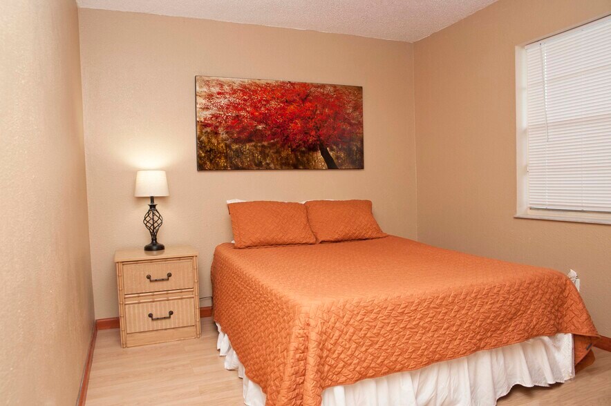 Guest Bedroom 1 - 458 SE Doat St