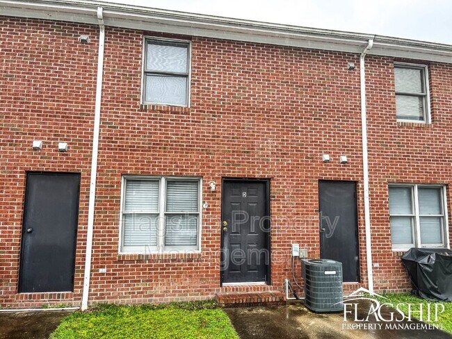 Building Photo - 3412-D N Walnut St