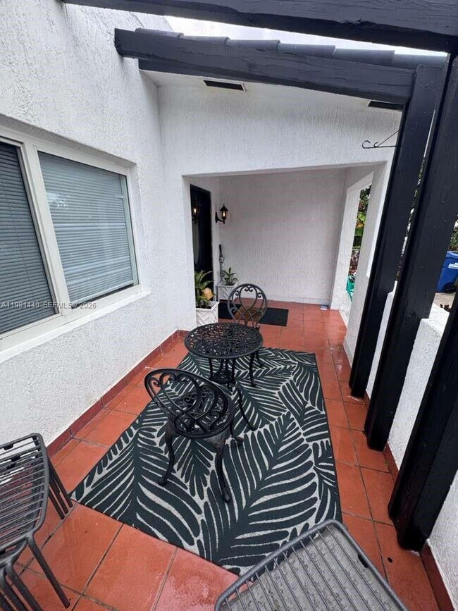 Building Photo - 2036 SW 57th Ct