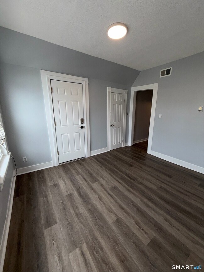 Building Photo - 7-9 Wilson St