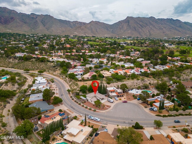 Building Photo - 6052 Bandolero Dr