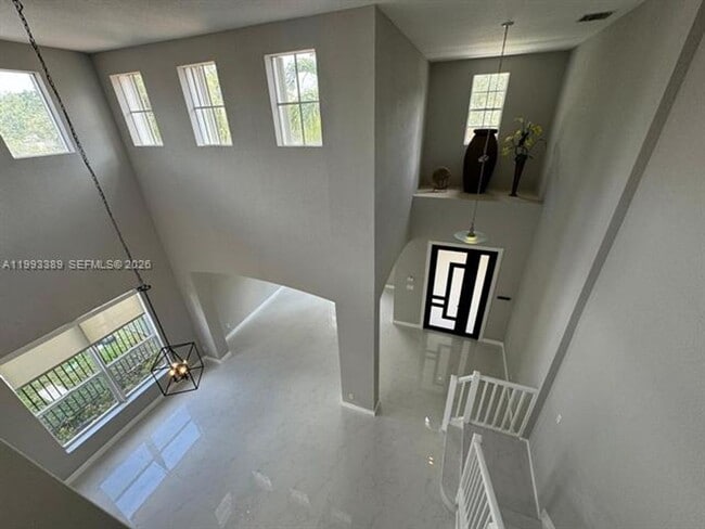 Building Photo - 4451 Seneca Ave