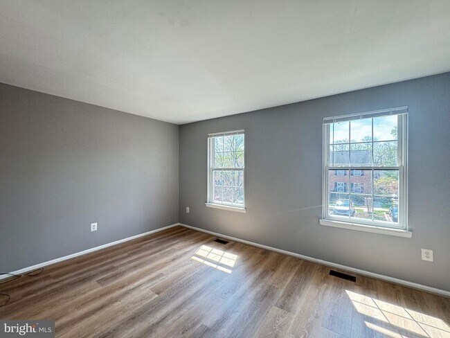 Building Photo - 6674 Ducketts Ln