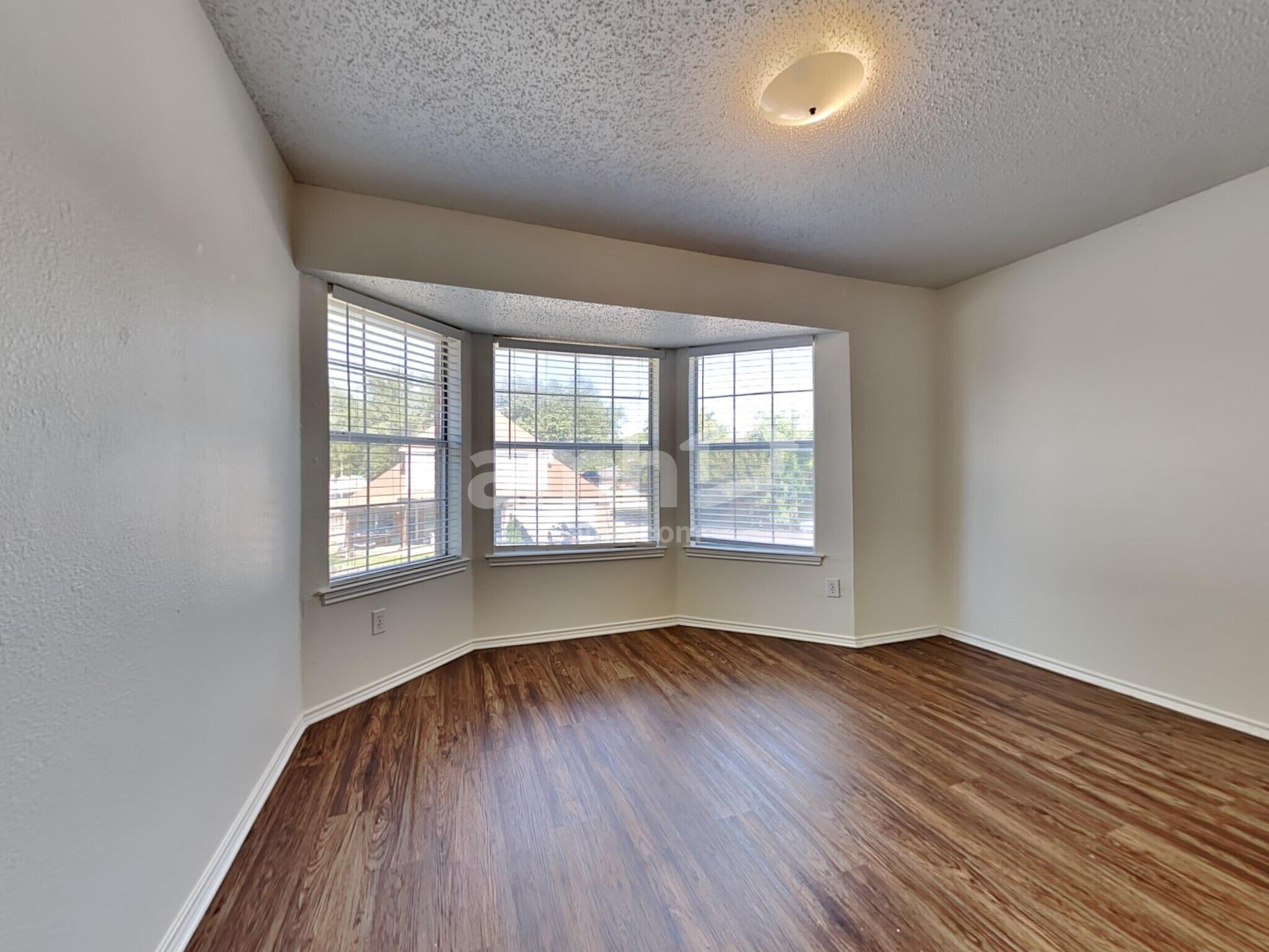 Building Photo - 601 Ridgemont Dr