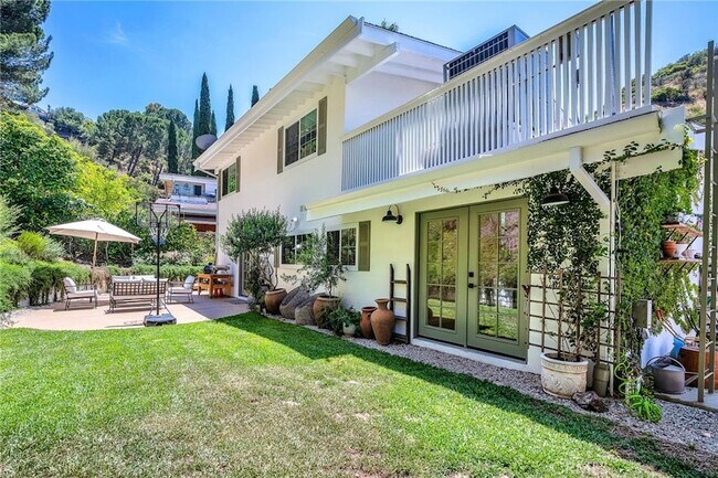Building Photo - 17152 Escalon Dr