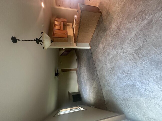 Building Photo - 2519 Parkfield Dr